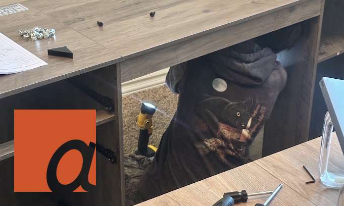 Building a desk with AGH logo